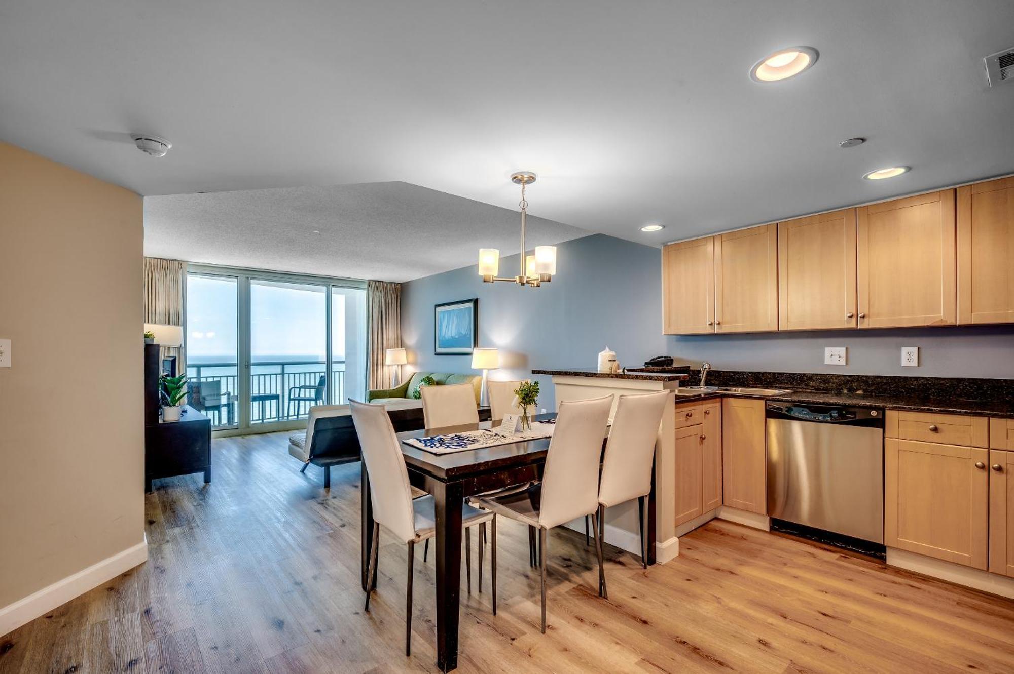 Stunning Oceanfront King Suite On 18Th Floor Centrally Located Миртл-Бич Экстерьер фото